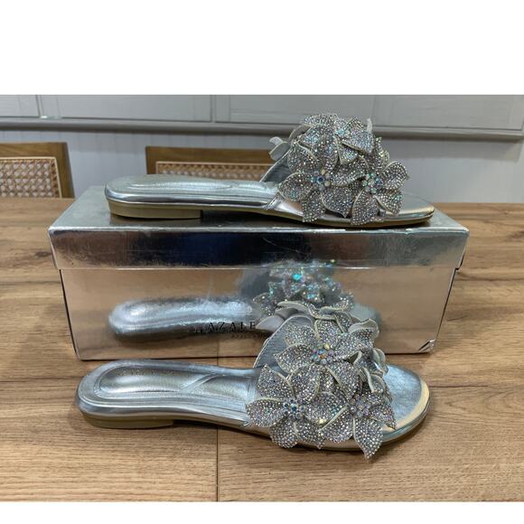Azalea Wang Women's Estelle Paislee Flower Slide Sandals Silver Size 7 NIB - Picture 4 of 14